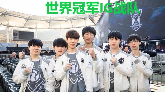 球场氛围的 球场氛围的