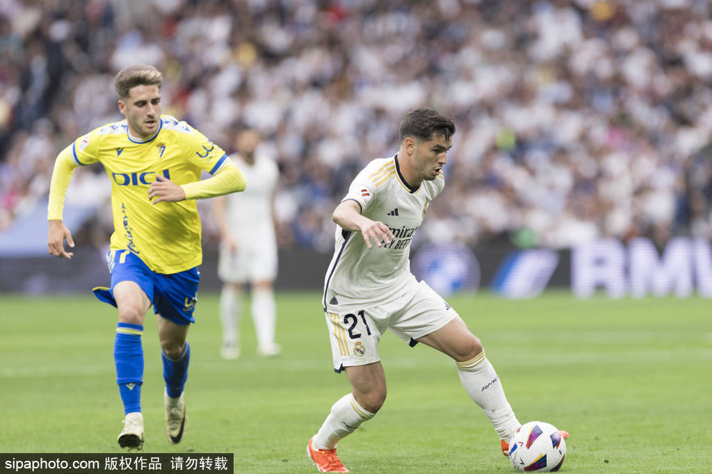 仅牵动了球 仅牵动了球