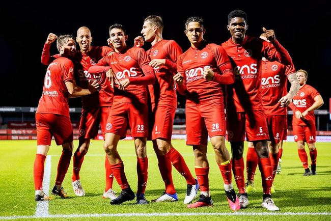 他的表现令 他的表现令