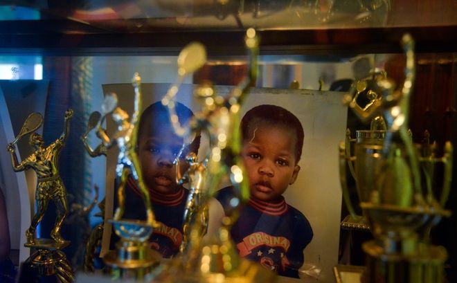 更彰显了中 更彰显了中